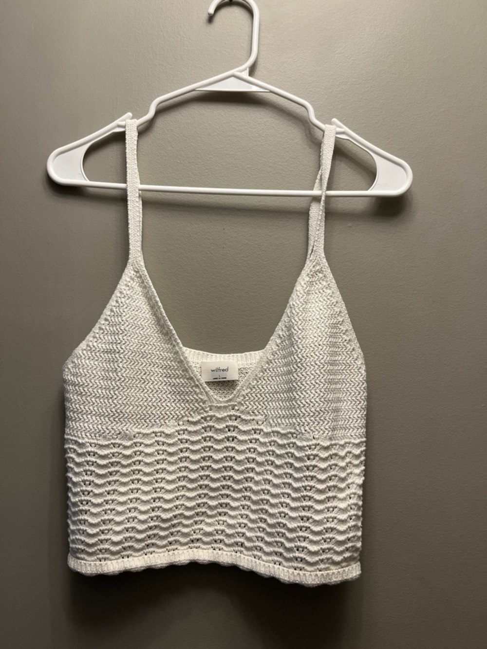 Wilfred White Textured Knit V-Neck Cropped Tank